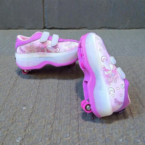 صورة سكيت شوز بناتي يجمع الخيال والمرح